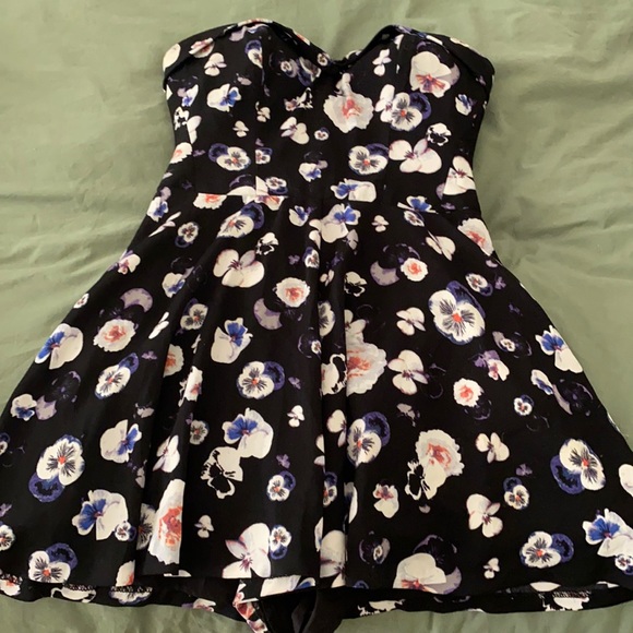 Guess romper size 0 - Picture 1 of 2